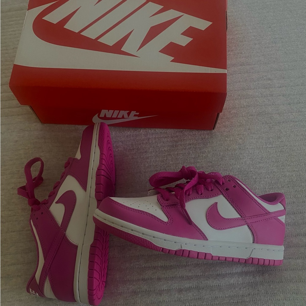 Fuchsia low dunks